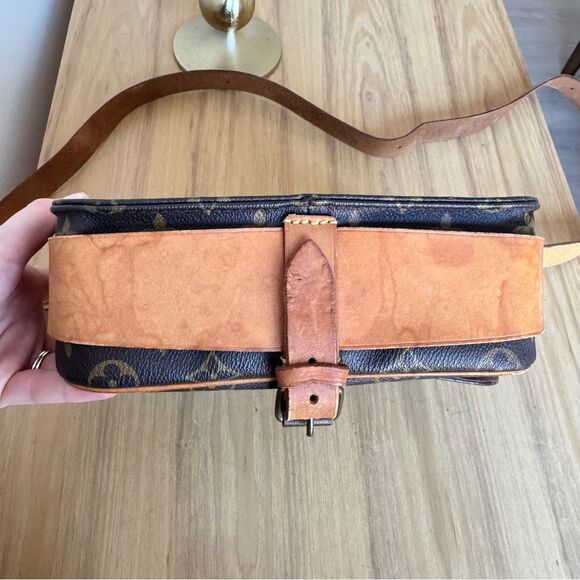✅AUTHENTIC✅LOUIS VUITTON CARTOUCHIERE MM CROSSBODY - Picture 7 of 14